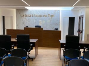 Nel 2022 macchina sfrenata e bimbo travolto in un asilo all'Aquila: due condanne