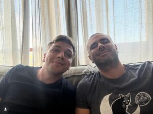 Alessandro Di Battista (ex M5S) rassicura i fans dopo il malore a Cuba: "Sto sempre meglio, torno presto"