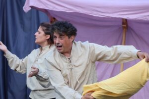 "Francesco Giullare di Dio” al teatro Comunale di Città Sant'Angelo, lo spettacolo di Fantacadabra e Teatro Stabile d'Abruzzo