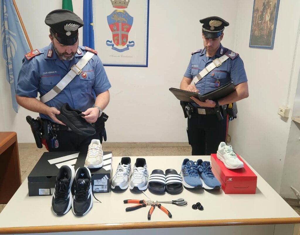 Un carabiniere scopre un furto in un centro commerciale di Silvi Marina e fa arrestare tre stranieri