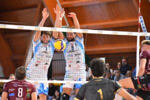 Pallavolo A2, l'Abba Pineto cade in casa al quinto set, Reggio Calabria vince 3-2 ai vantaggi