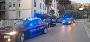 Coppia denunciata a piede libero: aveva rubato due collane d'oro in una gioielleria di Atessa