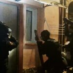 Un'immagine dell'irruzione dei carabinieri durante l'operazione a Giulianova