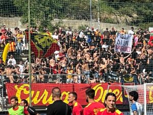 Daspo e denuncia per il 57enne tifoso giuliese responsabile del ferimento della giornalista di Ancona allo stadio Fadini
