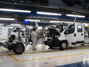 Gli effetti dello sciopero del caro gasolio sul ciclo produttivo dello stabilimento Stellantis di Atessa