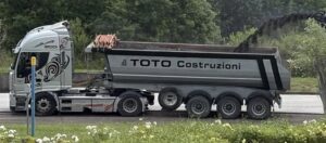 A24, demolita la seconda carreggiata del viadotto Valle Orsara. Riaperta la carreggiata opposta, rinnovata